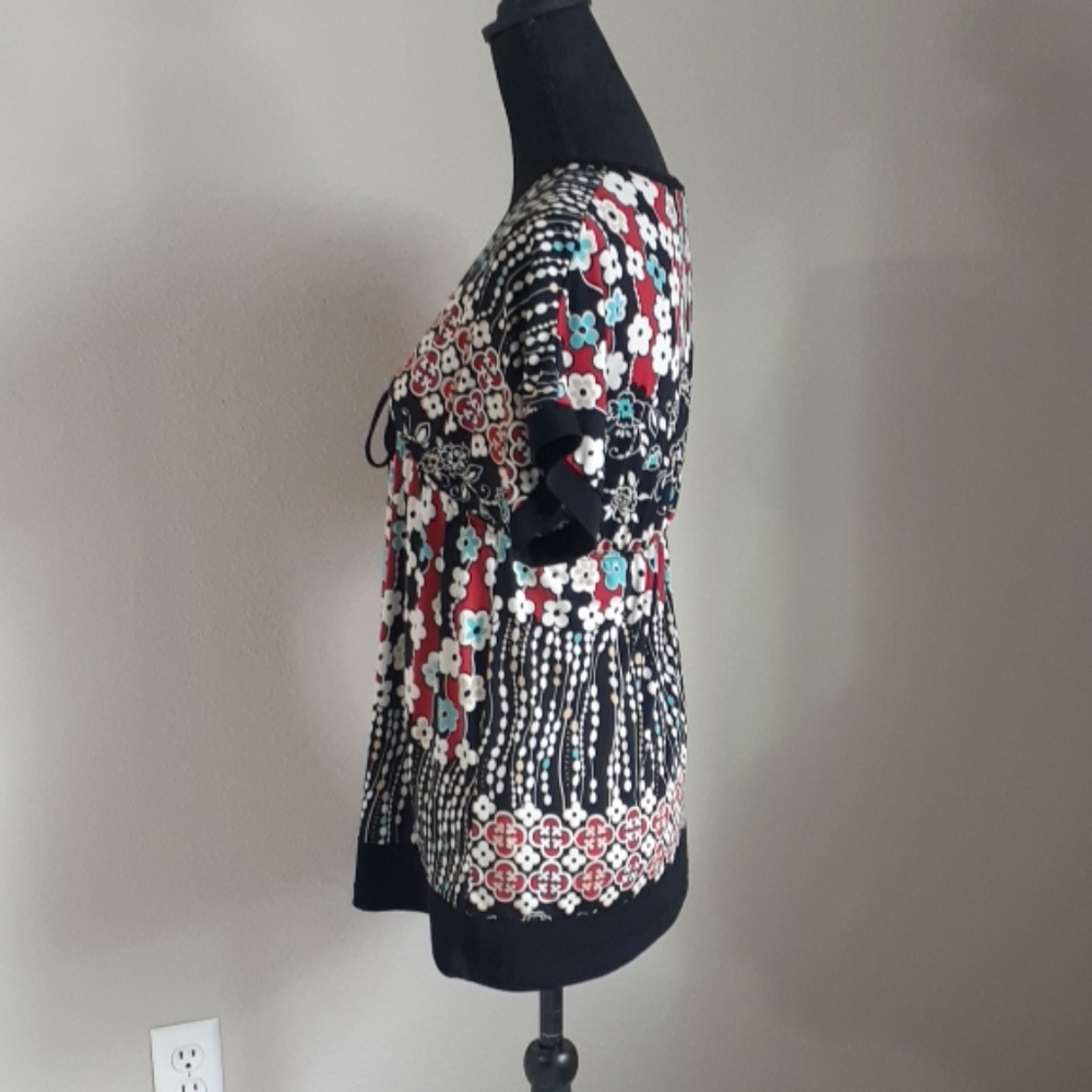 DAY TRIP V-Neck Gathered Ruched Tunic Top - Picture 2 of 7